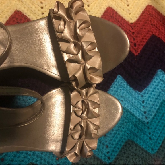 Aldo Champaign Platform Party Heels Size 8 (run a bit big, more like 8.5) - Picture 11 of 11